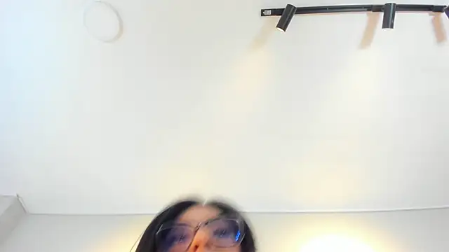 Isis Osman online show from January 2026 07:07:02 PM