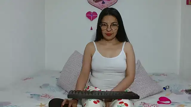 anybellucci43 online show from February 2026 04:44:01 AM