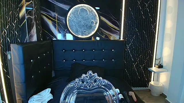 Bruja  Scarlata online show from November 2025 10:09:01 AM