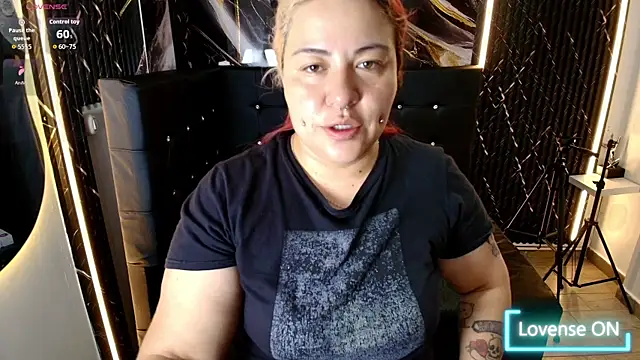 Bruja  Scarlata online show from November 2025 10:08:01 AM