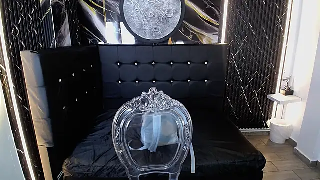 Bruja  Scarlata online show from November 2025 10:07:01 AM