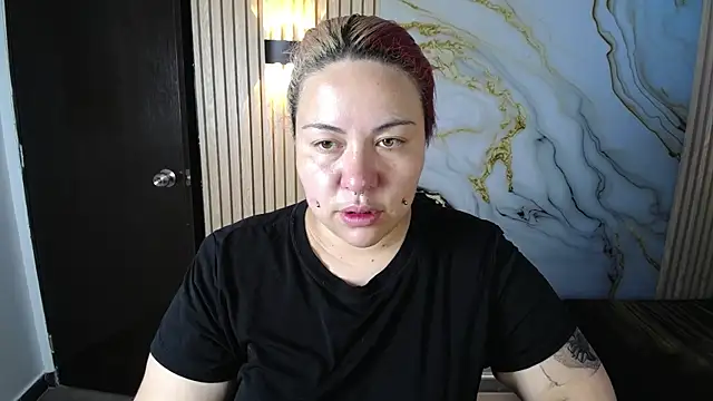 Bruja  Scarlata online show from October 2025 10:03:02 AM