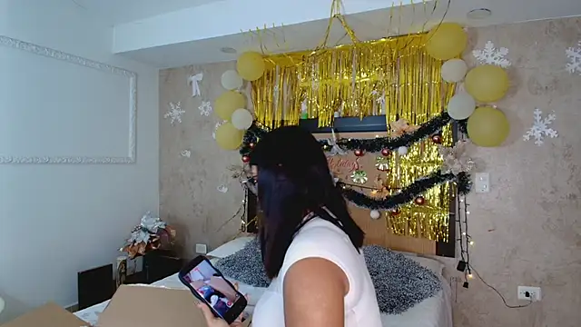 mialopez52 online show from November 2025 10:54:02 PM