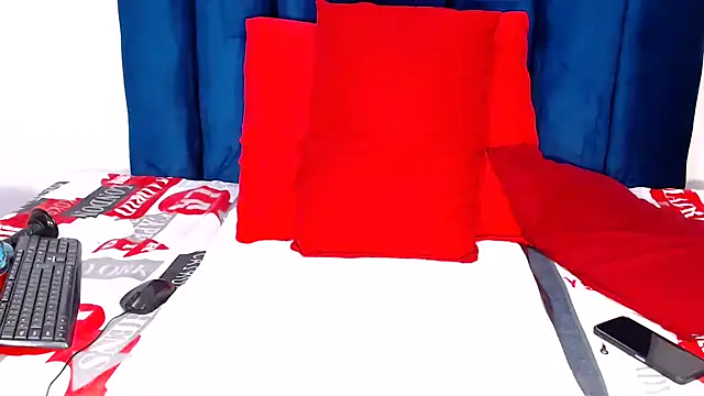 Honeybumsx32 online show from February 2026 08:19:02 PM