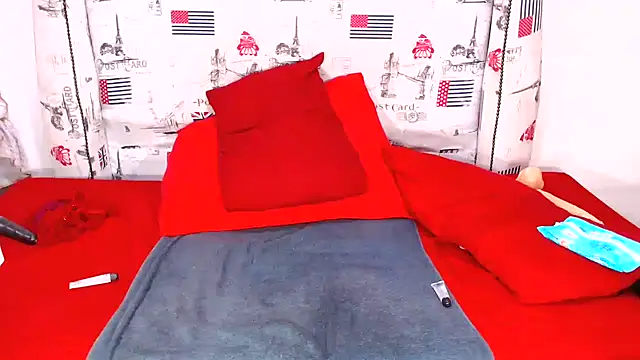 Honeybumsx32 online show from November 2025 08:40:01 AM