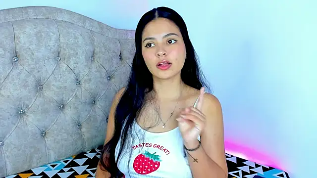 Snapshot of Amandalorense_ chatting on June 2026 03:44:01 AM Amandalorense online show from June 2026 03:44:01 AM
