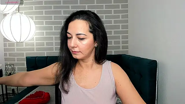 Linda Insatiable online show from November 2025 01:22:01 AM