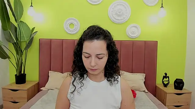 Linda Insatiable online show from May 2026 01:43:01 AM