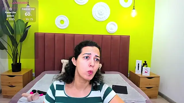 Linda Insatiable online show from March 2026 01:35:02 AM