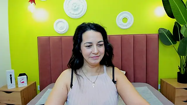 Snapshot of Linda_Insatiable chatting on February 2026 01:37:02 AM Linda Insatiable online show from February 2026 01:37:02 AM