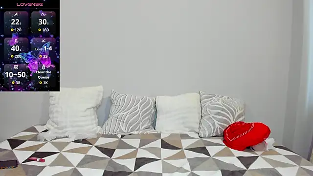Snapshot of Linda_Insatiable chatting on July 2026 01:24:01 AM Linda Insatiable online show from July 2026 01:24:01 AM