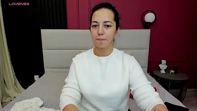 Linda Insatiable online show from October 2025 01:17:01 AM