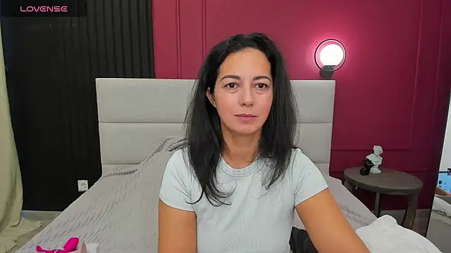 Linda Insatiable online show from September 2025 01:33:01 AM