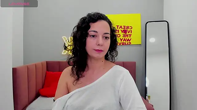 Linda Insatiable online show from November 2025 01:32:02 AM