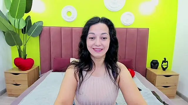 Linda Insatiable online show from May 2026 01:28:01 AM