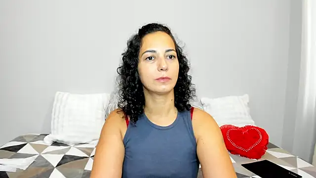Snapshot of Linda_Insatiable chatting on July 2026 01:19:01 AM Linda Insatiable online show from July 2026 01:19:01 AM