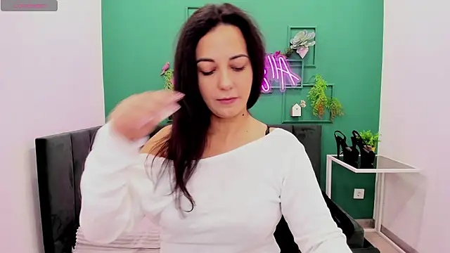 Linda Insatiable online show from November 2025 01:39:02 AM