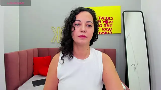 Linda Insatiable online show from November 2025 01:28:01 AM