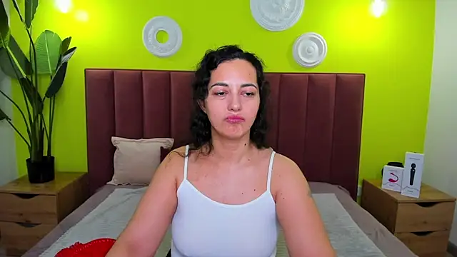 Linda Insatiable online show from March 2026 01:29:02 AM