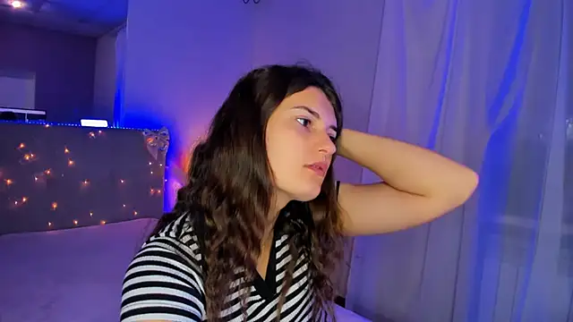 Laura Leee online show from June 2026 04:51:01 AM