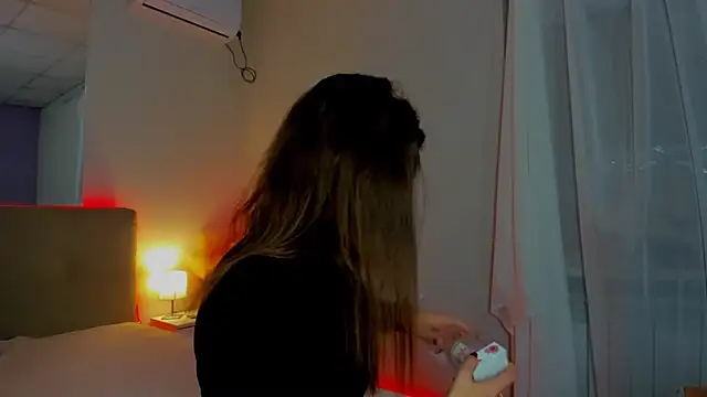 Laura Leee online show from October 2025 05:20:02 AM