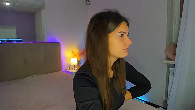 Laura Leee online show from October 2025 05:30:01 AM