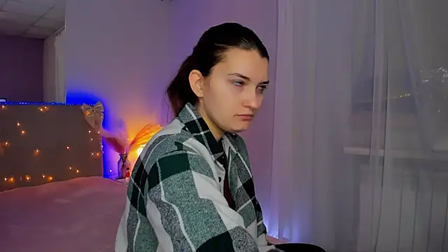 Laura Leee online show from March 2026 05:51:02 AM