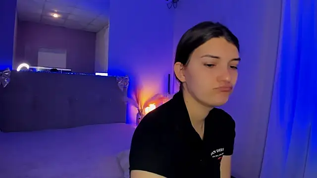 Laura Leee online show from May 2026 05:33:01 AM