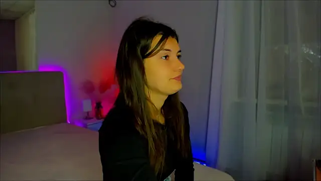 Laura Leee online show from September 2025 05:24:01 AM