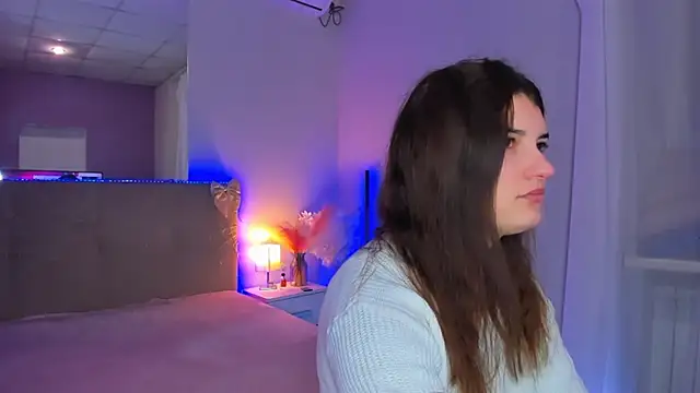 Snapshot of Laura_Leee chatting on February 2026 06:24:02 AM Laura Leee online show from February 2026 06:24:02 AM