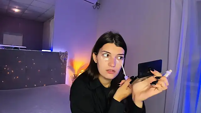 Laura Leee online show from July 2026 05:08:02 AM