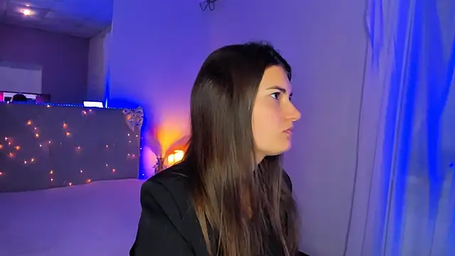 Laura Leee online show from May 2026 04:52:01 AM