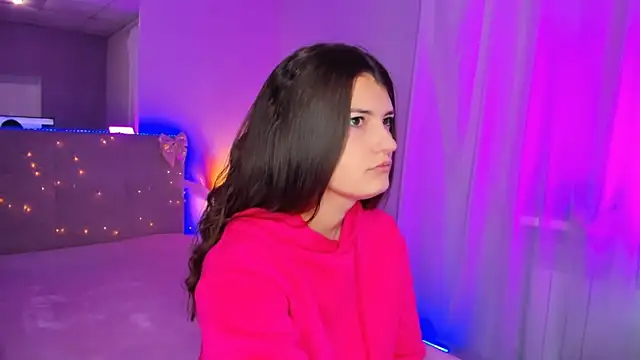 Laura Leee online show from April 2026 05:10:02 AM