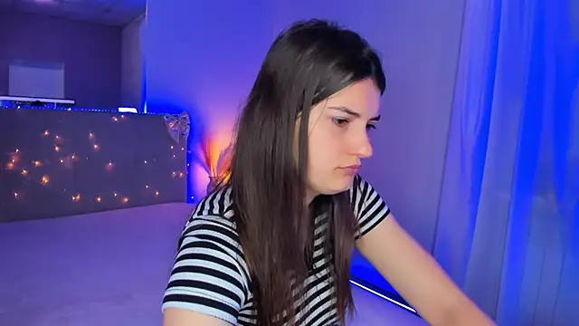 Laura Leee online show from May 2026 04:55:01 AM