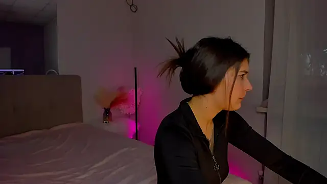 Laura Leee online show from February 2025 09:39:02 AM