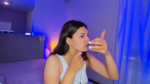 Laura Leee online show from May 2026 05:07:02 AM