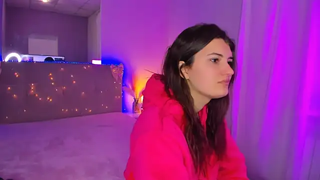 Laura Leee online show from April 2026 04:42:01 AM