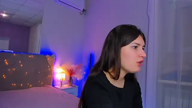 Laura Leee online show from March 2026 05:46:02 AM