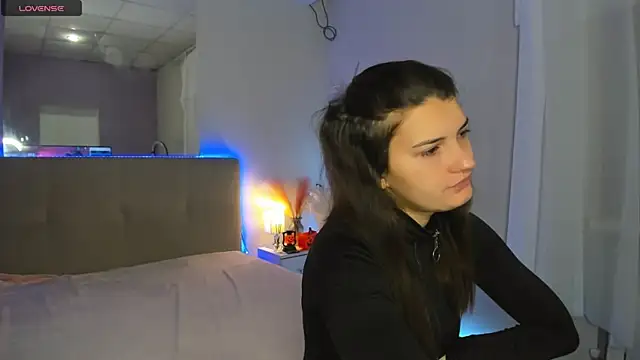 Laura Leee online show from October 2025 05:18:01 AM