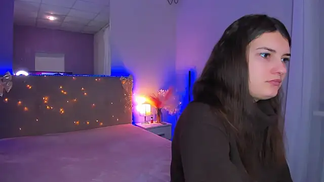 Snapshot of Laura_Leee chatting on February 2026 06:35:01 AM Laura Leee online show from February 2026 06:35:01 AM