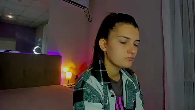 Laura Leee online show from September 2025 05:29:02 AM