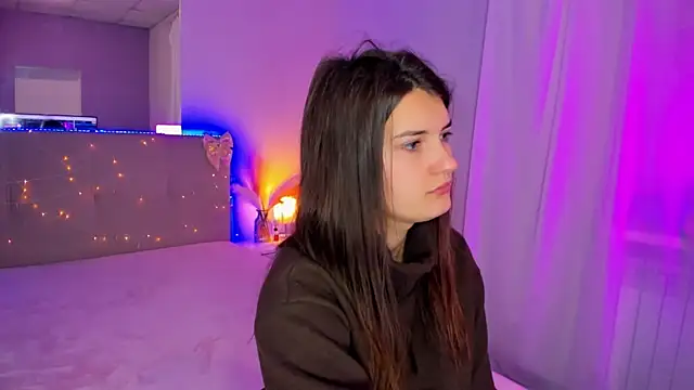 Laura Leee online show from April 2026 06:15:02 AM