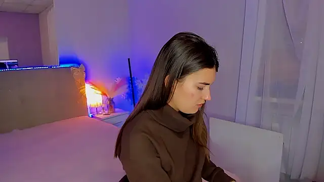 Snapshot of Laura_Leee chatting on February 2026 06:30:02 AM Laura Leee online show from February 2026 06:30:02 AM