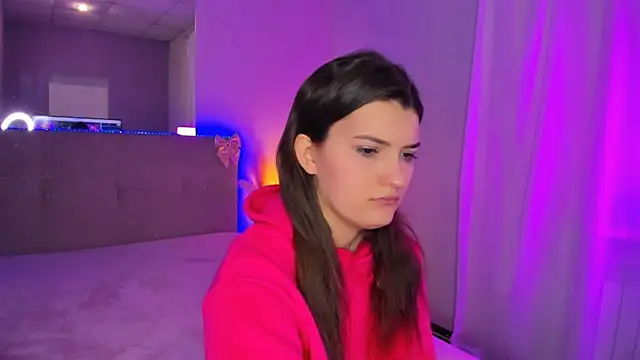 Laura Leee online show from April 2026 07:45:01 AM