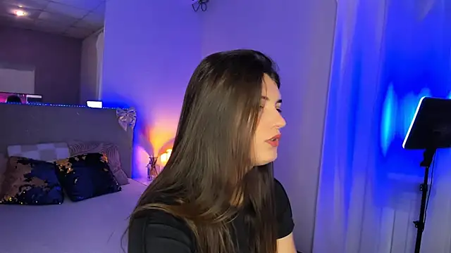 Laura Leee online show from June 2026 05:08:02 AM