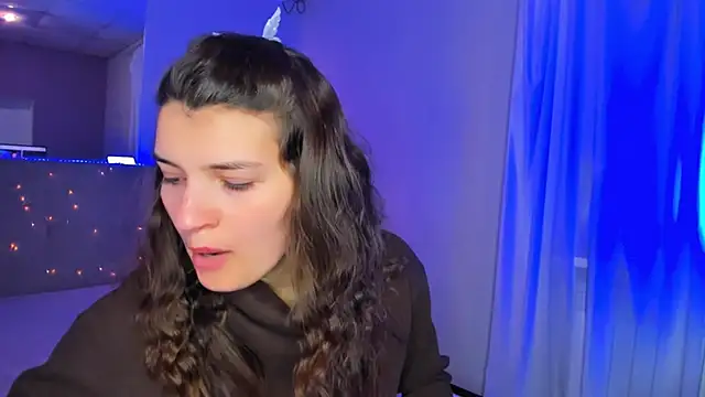 Laura Leee online show from April 2026 05:12:02 AM