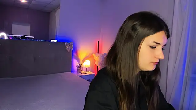 Laura Leee online show from July 2026 05:03:01 AM