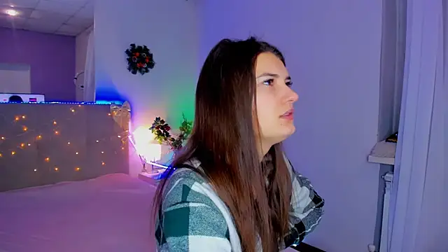 Snapshot of Laura_Leee chatting on January 2026 05:58:01 AM Laura Leee online show from January 2026 05:58:01 AM