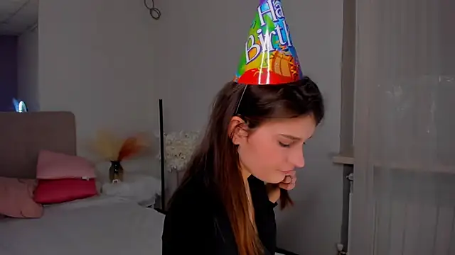 Laura Leee online show from March 2025 06:35:02 AM
