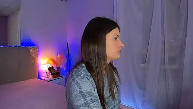 Snapshot of Laura_Leee chatting on February 2026 07:51:01 AM Laura Leee online show from February 2026 07:51:01 AM